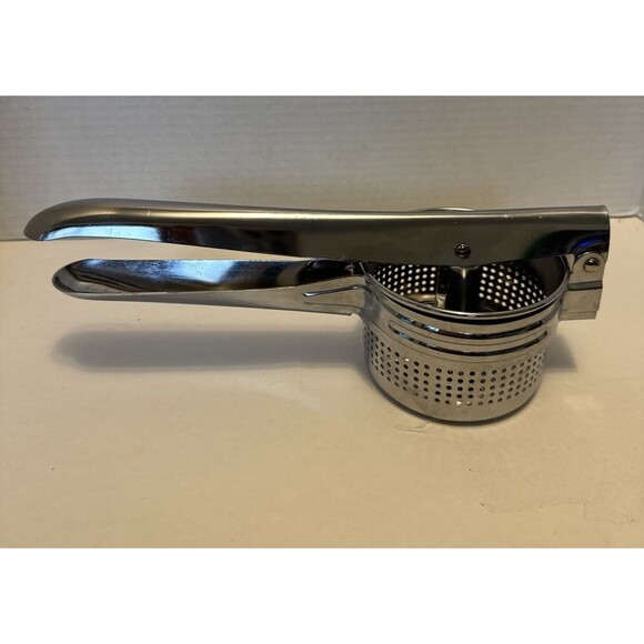 Potato Ricer Masher Heavy Duty Stainless Steel Press Mashed Potatoes Kitchen - Picture 1 of 9
